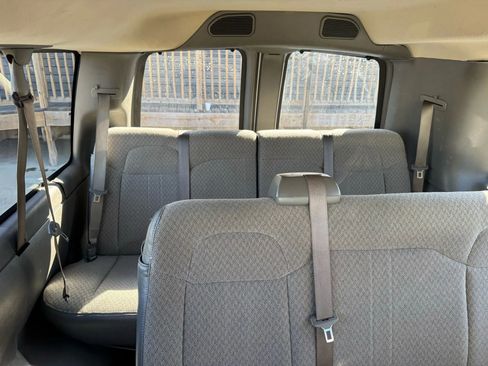 Used 2017 Chevrolet Express 3500 LT w/ LT Preferred Equipment Group image 33