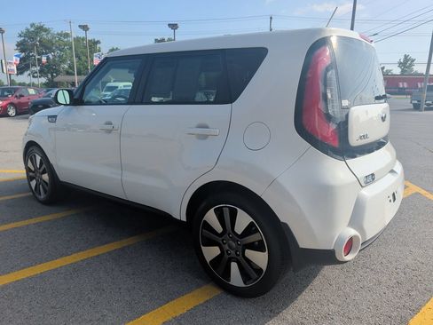 Used 2015 Kia Soul ! FWD image 5