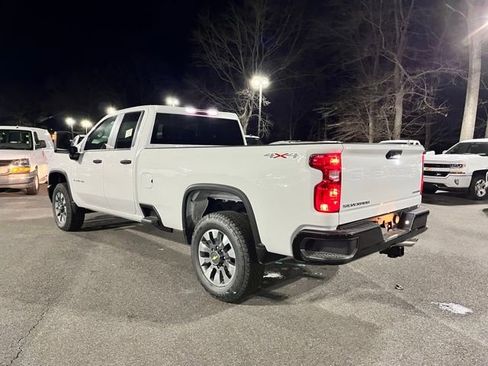Used 2025 Chevrolet Silverado 2500 Custom w/ Custom Convenience Package image 10