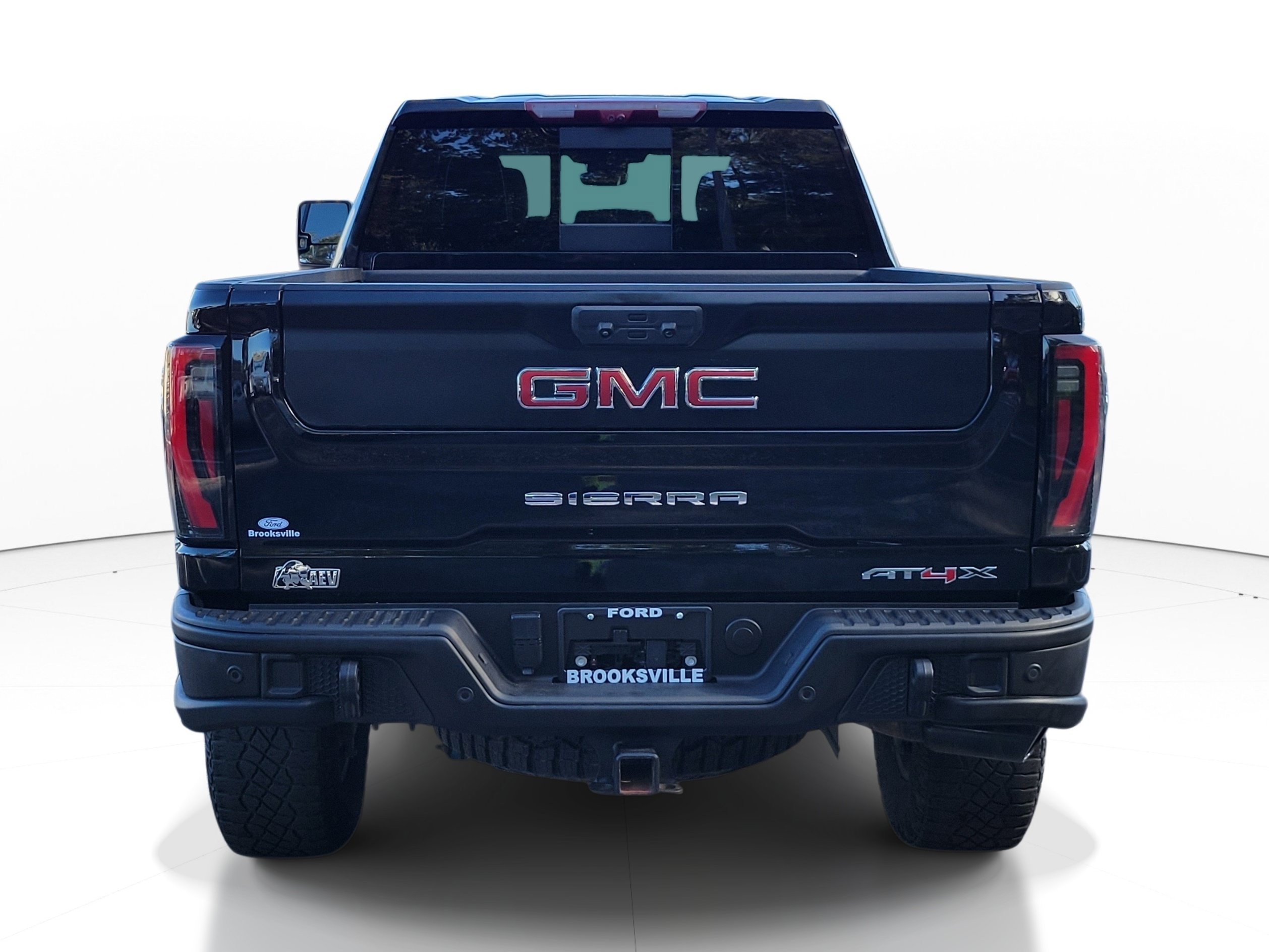 Used 2024 GMC Sierra 2500 AT4X w/ AT4X AEV Edition AWD/4WD image 3