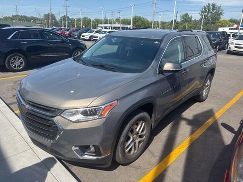 Used 2018 Chevrolet Traverse LT FWD image 1