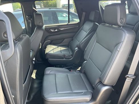 Used 2023 GMC Yukon Denali AWD/4WD image 10