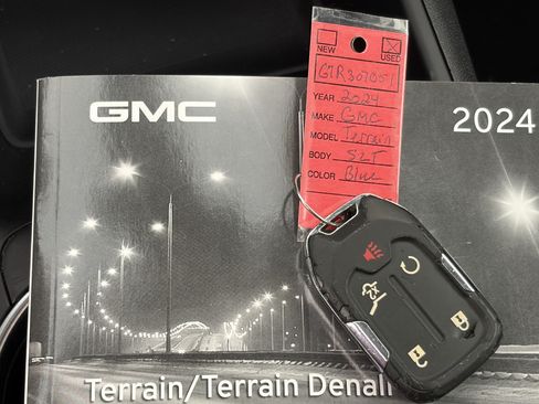 Certified 2024 GMC Terrain SLT AWD/4WD image 37