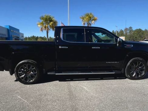 Used 2024 GMC Sierra 1500 Denali w/ Technology Package AWD/4WD image 9