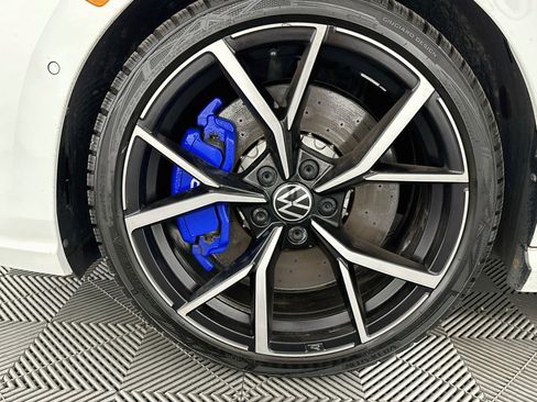 Used 2024 Volkswagen Golf R AWD/4WD image 36