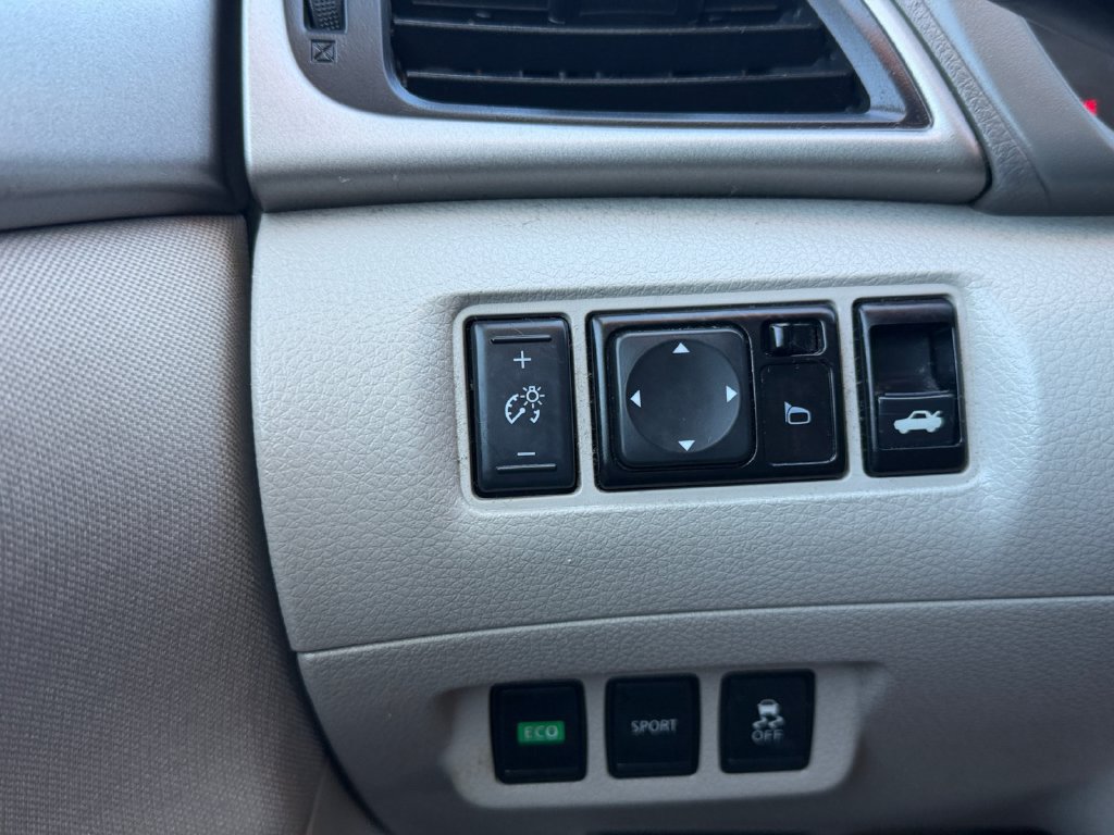 Used 2014 Nissan Sentra SV w/ SV Driver Package FWD image 19