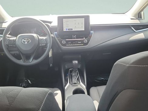 Used 2025 Toyota Corolla LE FWD image 10