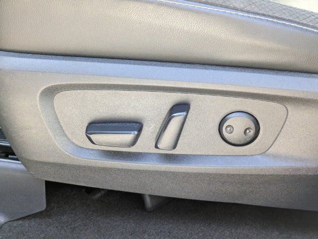 Used 2023 Nissan Pathfinder SL FWD image 22