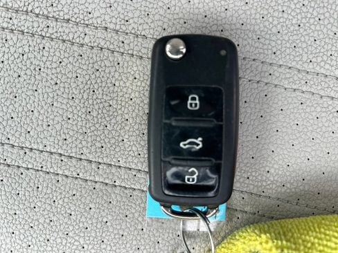 Used 2016 Volkswagen Jetta Sport FWD image 25