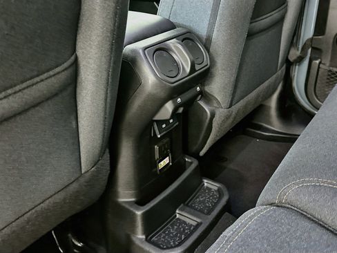 Used 2024 Jeep Wrangler Unlimited Sahara AWD/4WD image 27