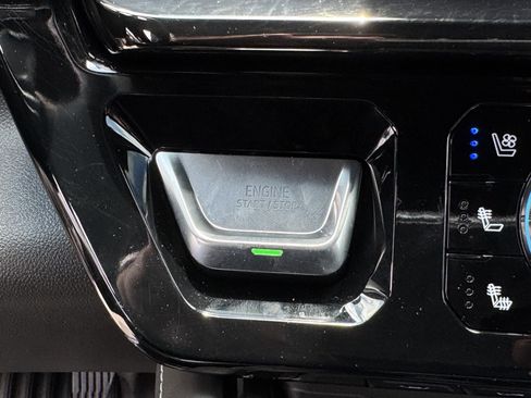 Used 2025 GMC Sierra 1500 AT4X image 26