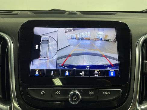 Used 2022 Chevrolet Equinox Premier AWD/4WD image 17