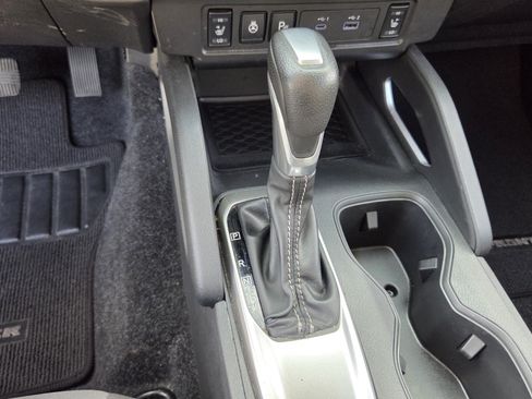 Used 2024 Nissan Frontier SV w/ SV Convenience Package RWD image 32