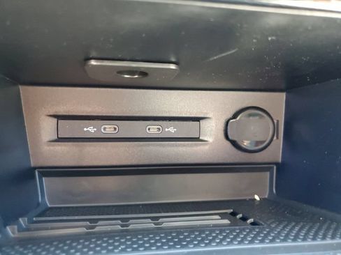 New 2026 Volkswagen Taos SE FWD image 21