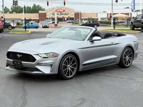 Used 2022 Ford Mustang Premium RWD image 8