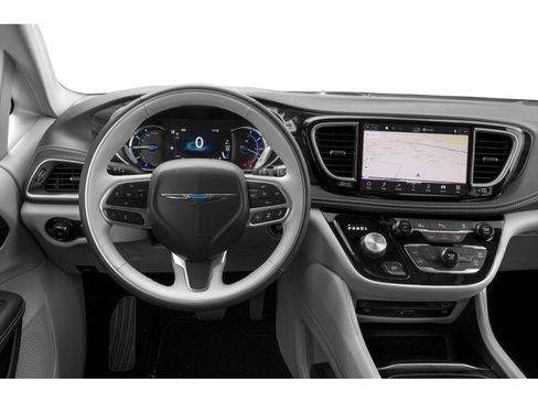 Used 2021 Chrysler Pacifica Touring-L FWD image 4