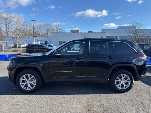 Used 2022 Jeep Grand Cherokee Limited w/ Luxury Tech Group II image 20