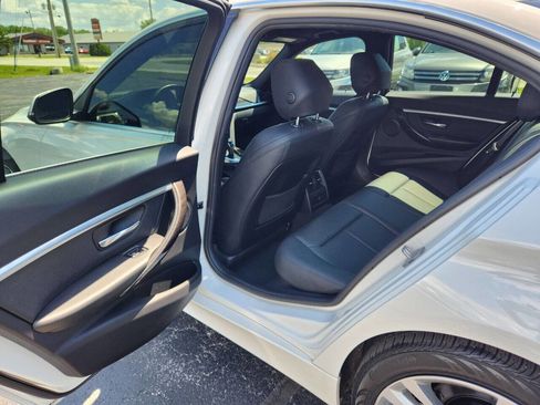 Used 2018 BMW 330i xDrive Sedan w/ Convenience Package image 17