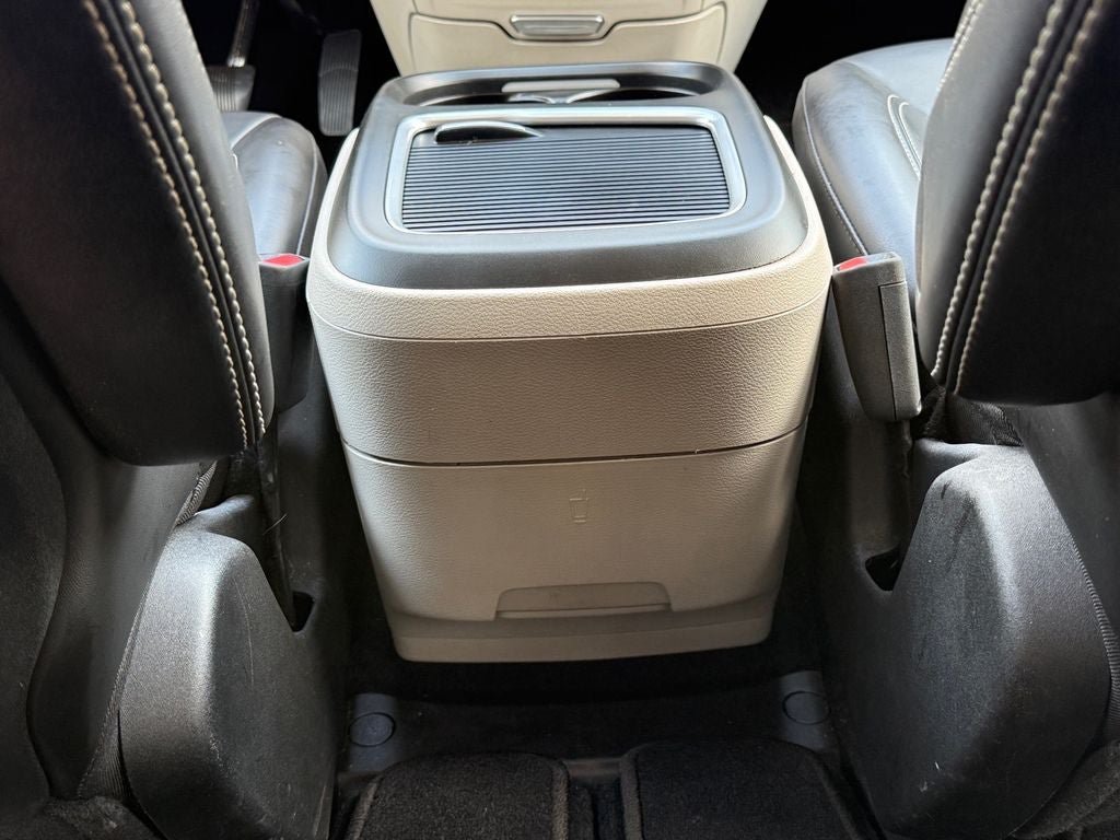 Used 2024 Chrysler Pacifica Touring-L FWD image 14