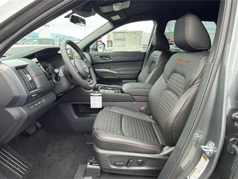 New 2025 Nissan Pathfinder Rock Creek image 32