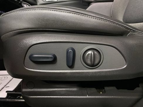 Used 2023 Buick Encore GX Preferred w/ Cold Weather Comfort Package FWD image 12