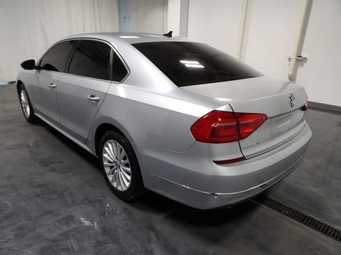 Used 2016 Volkswagen Passat 1.8T SE FWD image 6