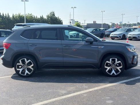 Certified 2023 Volkswagen Taos SEL AWD/4WD image 4