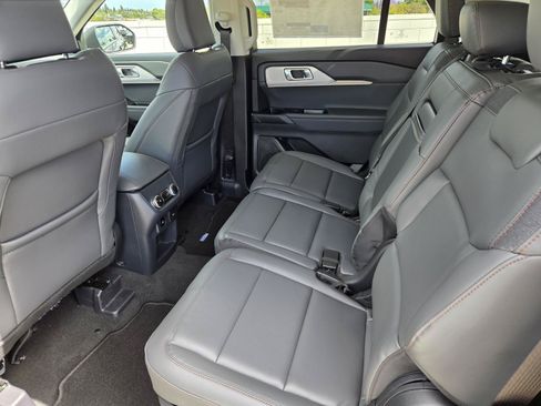 New 2026 Ford Explorer Active w/ Active Comfort Package RWD image 28