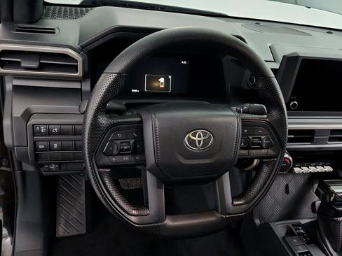 Used 2025 Toyota Tacoma SR AWD/4WD image 18