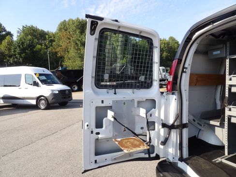 Used 2018 Chevrolet Express 2500 w/ Driver Convenience Package RWD image 43