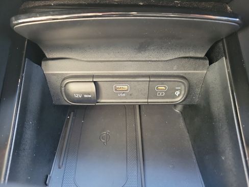 Certified 2023 Kia Telluride EX w/ EX Captain's Chair Package image 38