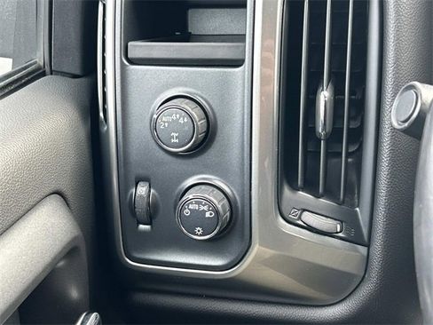 Used 2018 Chevrolet Silverado 1500 LT w/ Trailering Package image 24