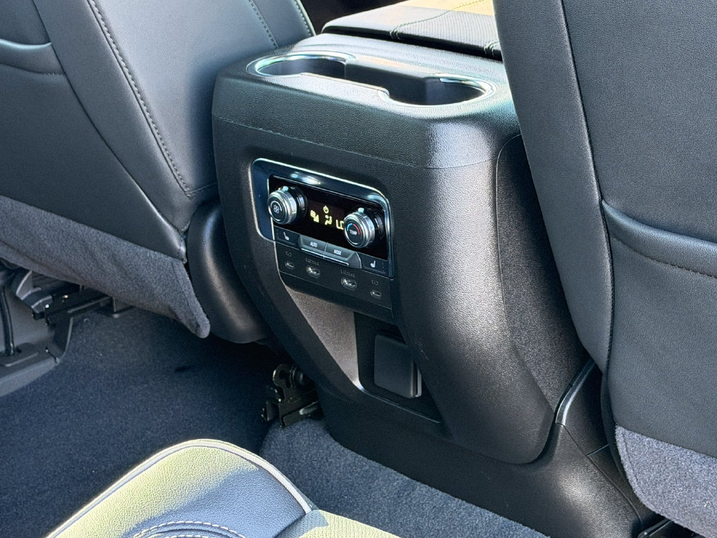Certified 2026 GMC Yukon XL Elevation w/ Elevation Premium Package AWD/4WD image 18
