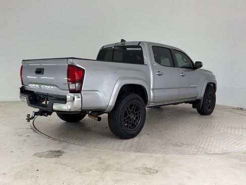 Used 2021 Toyota Tacoma SR5 RWD image 9