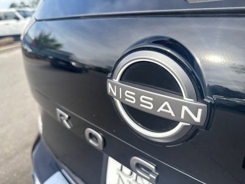 Used 2025 Nissan Rogue Platinum FWD image 39