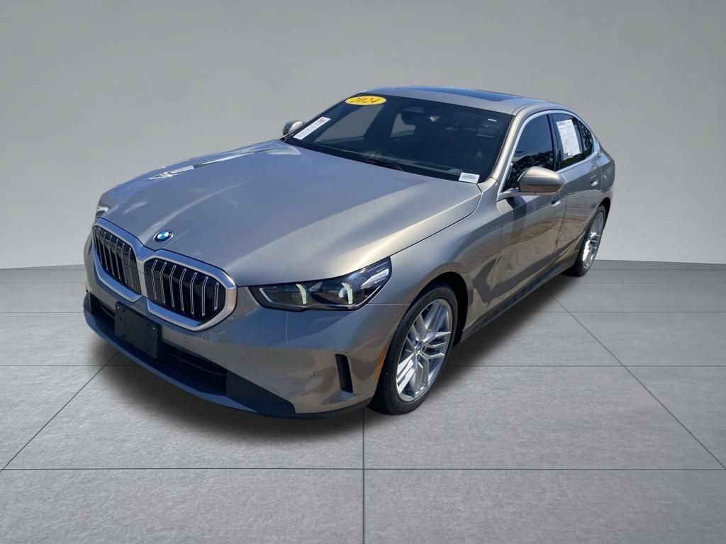 Used 2024 BMW 530i xDrive AWD/4WD image 2