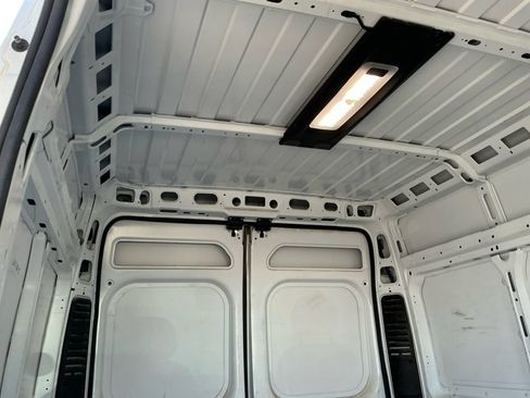 Used 2025 RAM ProMaster 2500 w/ Convenience Group FWD image 17