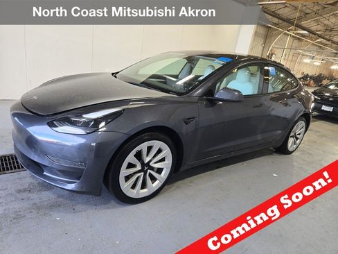 Used 2023 Tesla Model 3 Standard Range image 1
