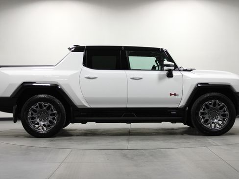 Used 2025 GMC Hummer EV 3X w/ LPO, Sport Package image 3