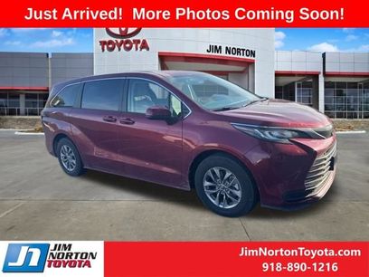 Used 2022 Toyota Sienna LE