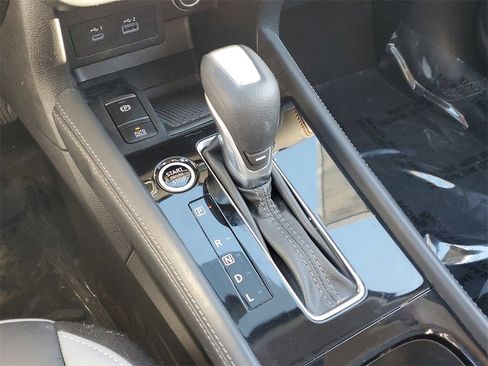 Certified 2022 Nissan Kicks SR w/ Premium Package image 37