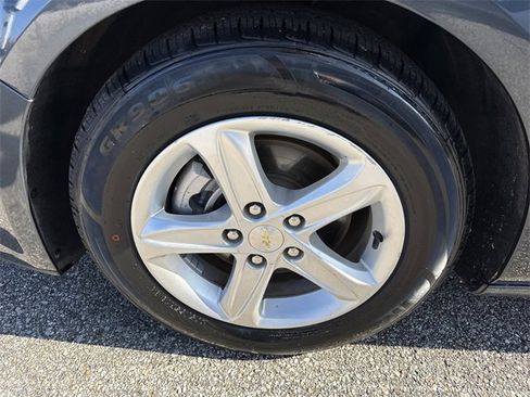 Used 2020 Chevrolet Malibu LS image 36