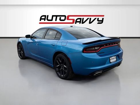 Used 2019 Dodge Charger SXT w/ Blacktop Package RWD image 5