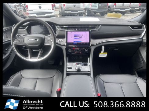 New 2025 Jeep Grand Cherokee Limited w/ Black Appearance Package image 18