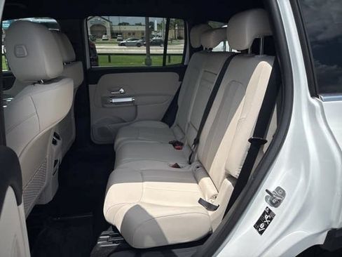 Certified 2025 Mercedes-Benz GLB 250 image 10