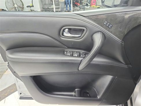 Used 2021 INFINITI QX80 Luxe image 32