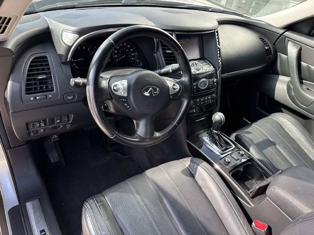 Used 2016 INFINITI QX70 2WD w/ Premium Package image 18