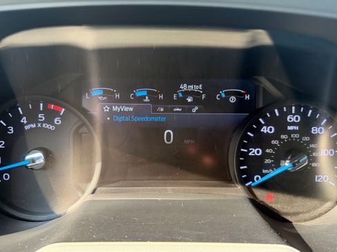 Used 2022 Ford F650 2WD Regular Cab Super Duty image 14