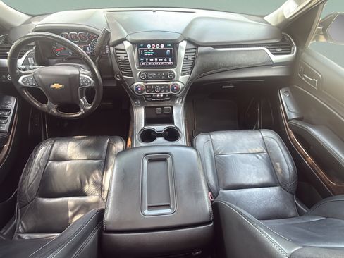 Used 2018 Chevrolet Tahoe LT w/ Luxury Package RWD image 14