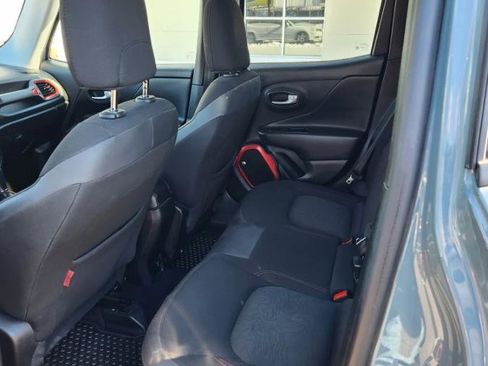 Used 2016 Jeep Renegade Trailhawk image 8